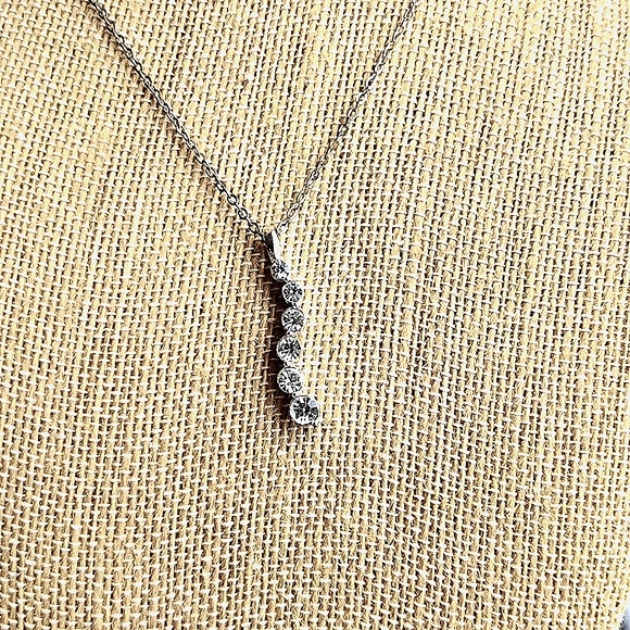 Gorgeous Sparkly Necklace - Picture 5 of 6